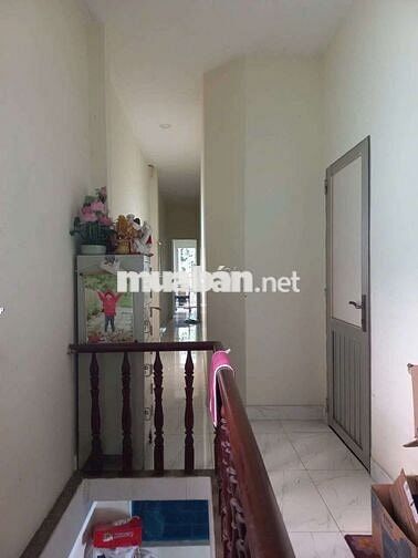 Cần cho thuê nhà P ĐHT Q12.DT 4*20 1 trệt 1 lầu 3 PN 3WS hẻm xe hơi