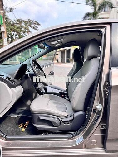 Hyundai Accent 2013 1.4 AT - 90000 km