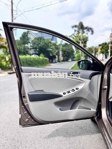 Hyundai Accent 2013 1.4 AT - 90000 km