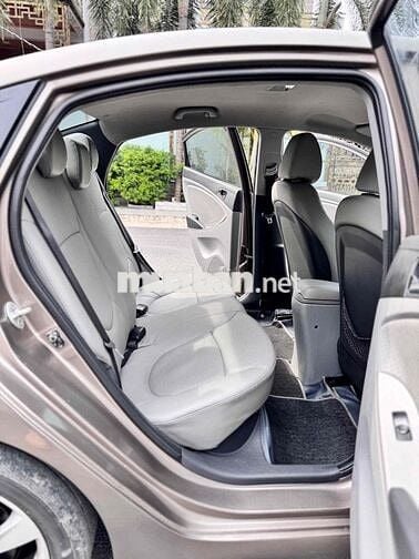 Hyundai Accent 2013 1.4 AT - 90000 km