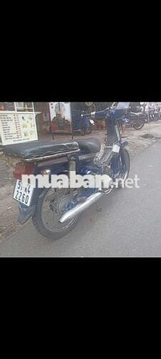 Honda Cub 90 có đề xe chở hàng màu Xanh