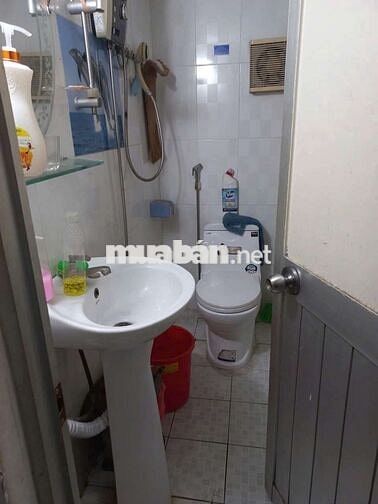 Cần cho thuê nhà P ĐHT Q12.DT 4*20 1 trệt 1 lầu 3 PN 3WS hẻm xe hơi