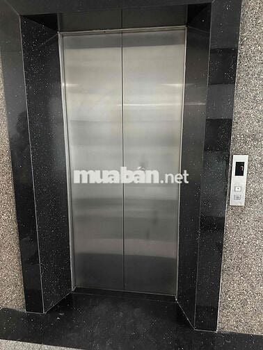 Nguyễn Du 120m2 giá chỉ 31triệu mặt tiền full kính có hầm để xe