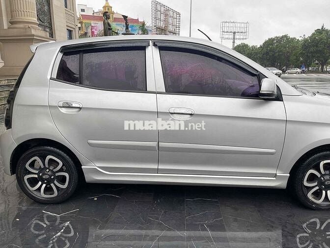 ae cần xe 5 chỗ đi lại ủng hộ e,xe ở vinh