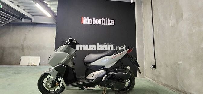 Honda Vario 160 ABS lướt keng