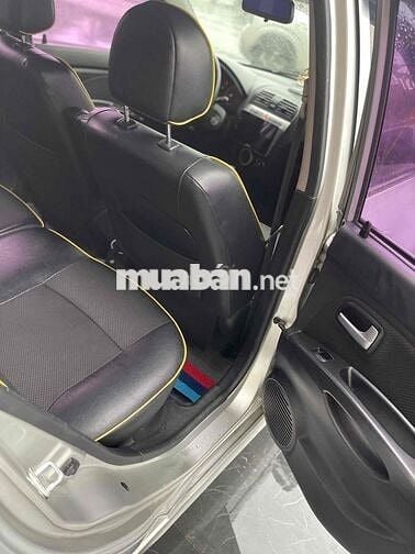 ae cần xe 5 chỗ đi lại ủng hộ e,xe ở vinh