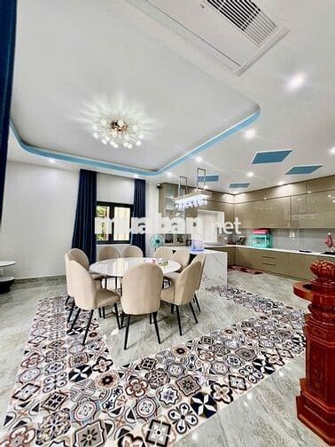 BIỆT THỰ MỚI ĐẸP,DT15*20M,1LAU,3PN,4WC,KHU DÂNCƯAN NINH TỐT CÓ BẢO VỆ