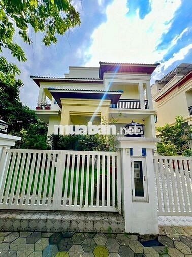 BIỆT THỰ MỚI ĐẸP,DT15*20M,1LAU,3PN,4WC,KHU DÂNCƯAN NINH TỐT CÓ BẢO VỆ