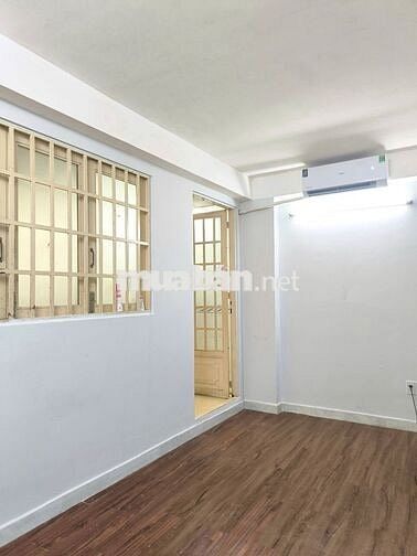 Phòng trọ 45m2 Huỳnh Văn Bánh, Phú Nhuận tiện ích cơ bản