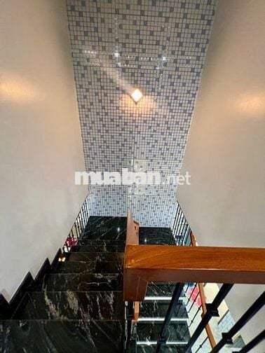 BIỆT THỰ MỚI ĐẸP,DT15*20M,1LAU,3PN,4WC,KHU DÂNCƯAN NINH TỐT CÓ BẢO VỆ