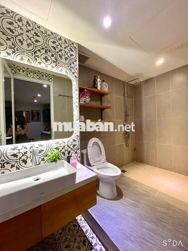 Còn duy n.h.â.t 1 căn 1PN view đông, có lô gia - 5 tỷ, SUNRISE CITY