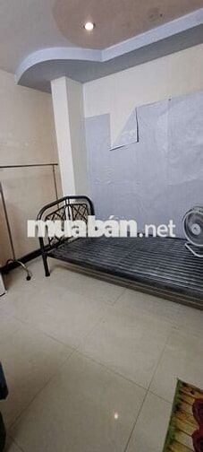 Phòng trọ Q1 tolet riêng, máy lạnh, nước nóng