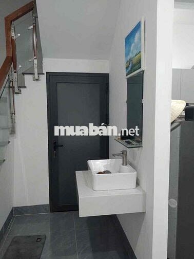 Cho thuê nhà nguyên căn liên hệ ***