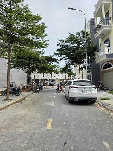 NHÀ GÓC 2 MẶT TIỀN MẪU TÂN CỔ ĐIỂN HIỆN ĐẠI TẠI DĨ AN GIÁP THUẬN AN