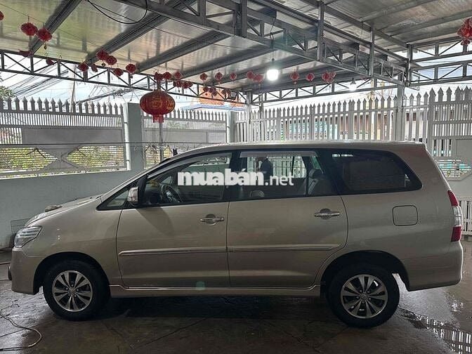 Bán Innova 2015 số sàn đi 63000 Km