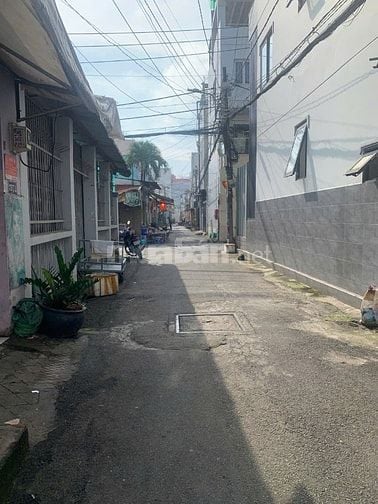 Bán nhà 3 tầng hẻm 6m giáp Trường Chinh. Giá 6 tỷ 990 Tl tốt