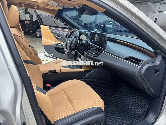 Lexus ES 250 2022 Vàng cát 12000 km