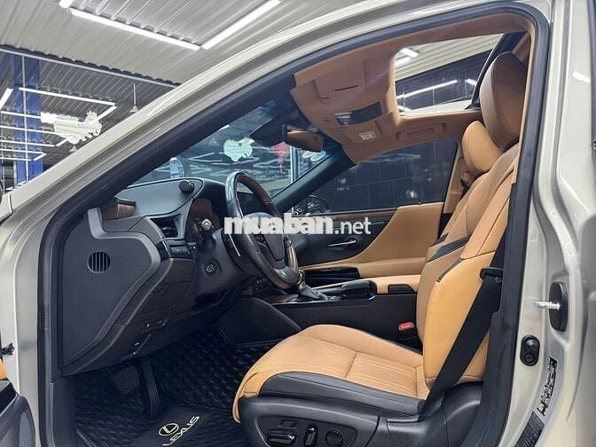 Lexus ES 250 2022 Vàng cát 12000 km