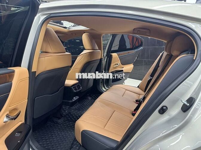 Lexus ES 250 2022 Vàng cát 12000 km