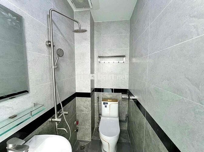 Cho thuê căn hộ đẹp ngay ngã tư Hàng Xanh full nội thất tiện đi Q1, Q