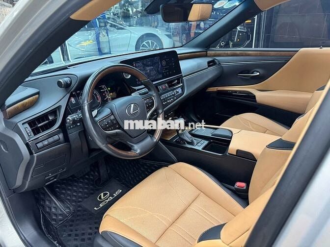 Lexus ES 250 2022 Vàng cát 12000 km