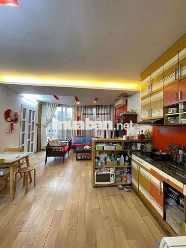 Tập thể Tầng 3 - Sổ 48/85m2 - Nguyễn Thái Học - Ở hay đầu tư đều ổn!