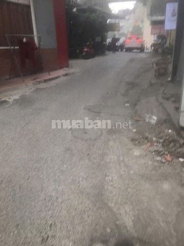 Chính chủ Cho thuê cửa hàng gần ngã tư Nguyễn Trãi khuất duy tiến,60m2