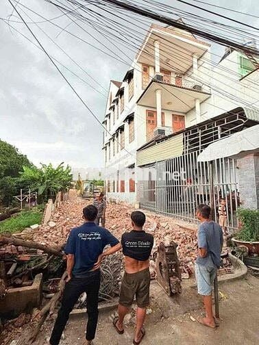 CẦN TIỀN XOAY SỞ HẠ GIÁ BÁN GẤP LÔ ĐẤT RẺ NHẤT KHU VỰC