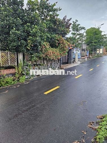 Gần 11.000m2 đất, 80m mặt tiền lớn, hông ôm suối