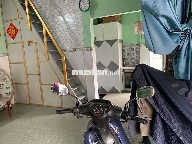 Nhà mặt tiền 44m2, 2 phòng ngủ, đường Trần Văn Hoàng, Q.Tân Bình