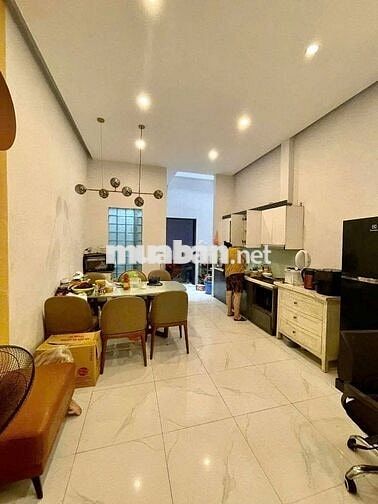 Bán Nhà Kim Giang, 11.8 tỉ, DT 72 m2, 3 tầng, Ngõ ba gác, nhà đẹp