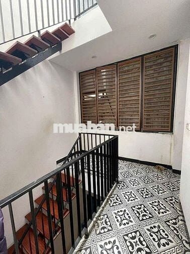 Bán Nhà Kim Giang, 11.8 tỉ, DT 72 m2, 3 tầng, Ngõ ba gác, nhà đẹp