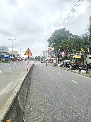 Nợ Quá Bán Nhà Đẹp 3 Tầng Ngô Quyền – Kiên Cố – Sầm Uất – Kinh Doanh .