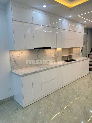 Bán nhà ngõ phố Trần Quốc Vượng Cầu Giấy Hà Nội 6,5 tầng thang máy 