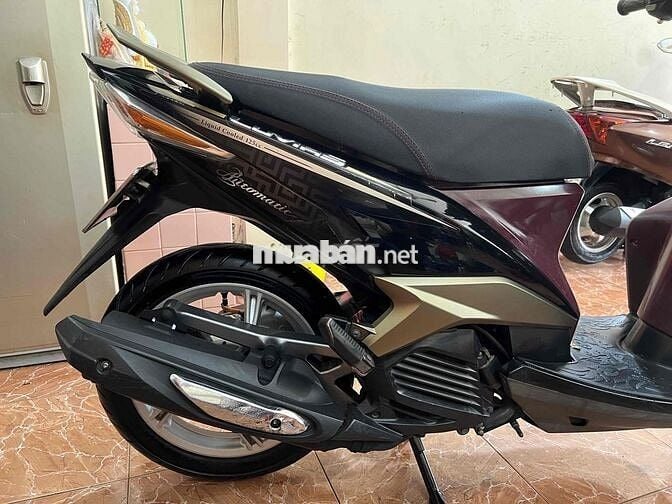 Luvias màu đen đời 2012 biển số Sài Gòn