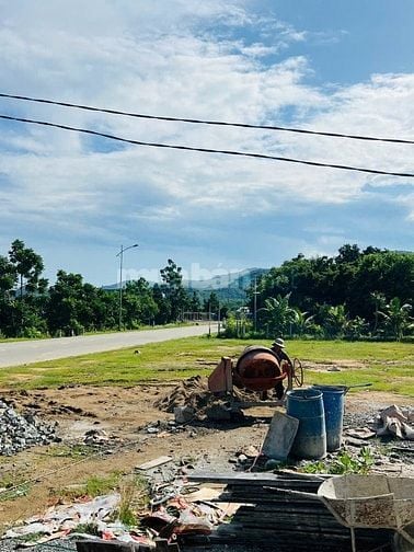 Kẹt tiền bán gấp 500m2 đất view trực diện Vịnh Cam Ranh sổ sẵn