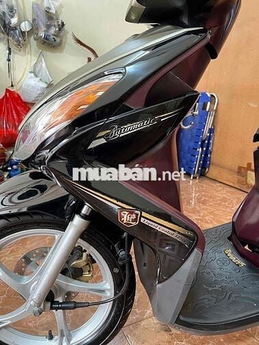 Luvias màu đen đời 2012 biển số Sài Gòn