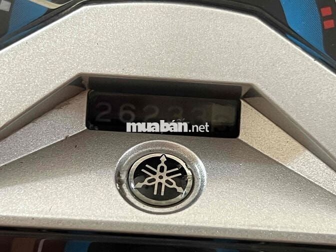 Luvias màu đen đời 2012 biển số Sài Gòn