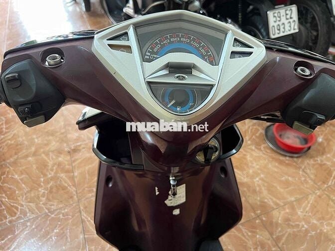 Luvias màu đen đời 2012 biển số Sài Gòn