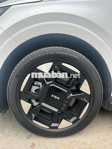 Kia Carnival 2025 Luxury Trắng