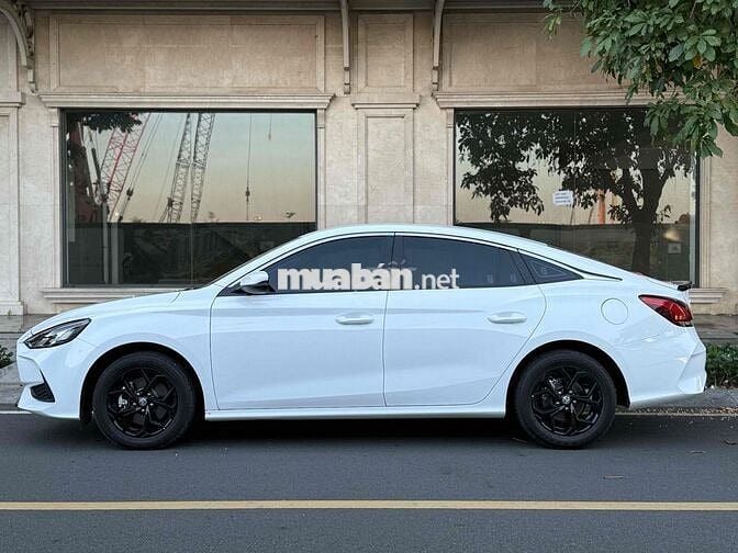 MG5 STD 2024 lăn bánh 8/2025 - 3.900km như mới.