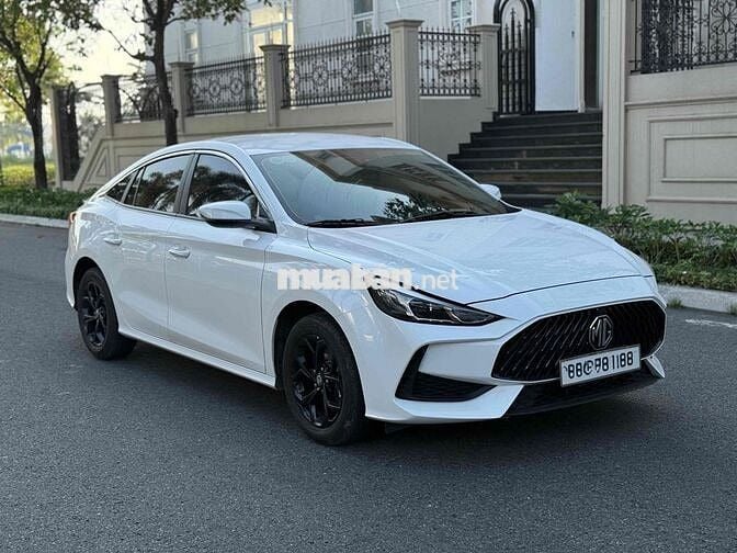 MG5 STD 2024 lăn bánh 8/2025 - 3.900km như mới.