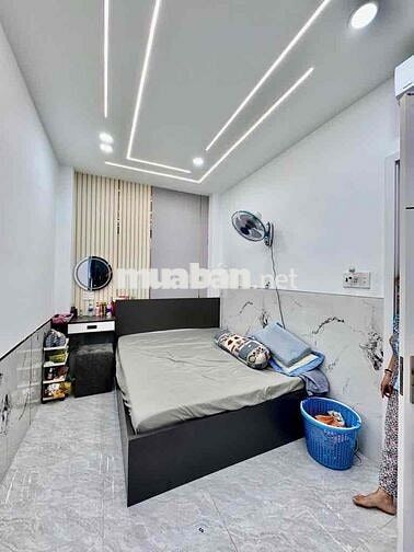 nhà ngang 5.5m _HXH 5m _ 3 tằng + Lững _ Thạnh Xuân 22