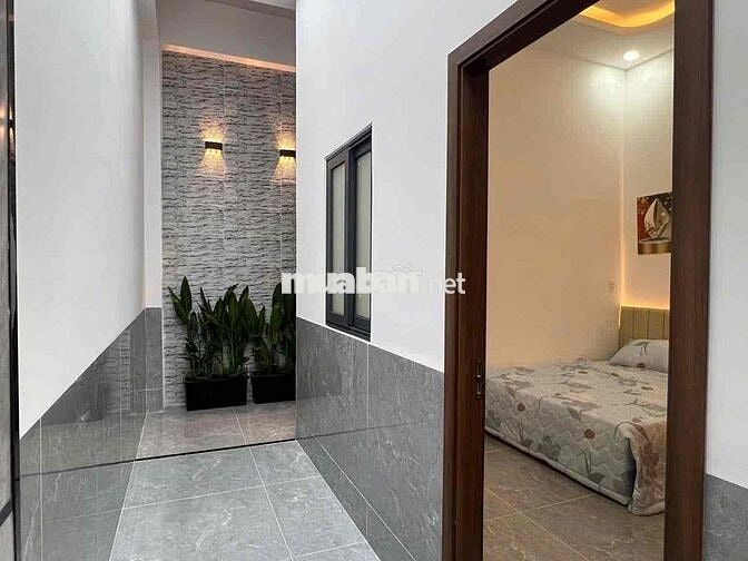 bán nhà khu dân cư vị hảo . sân ô tô . phòng ngủ dưới . ban công rộng