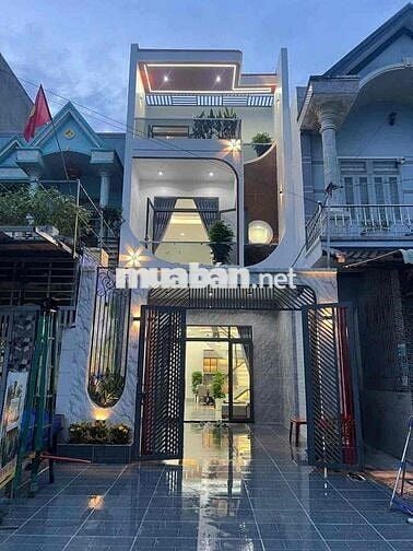 bán nhà khu dân cư vị hảo . sân ô tô . phòng ngủ dưới . ban công rộng