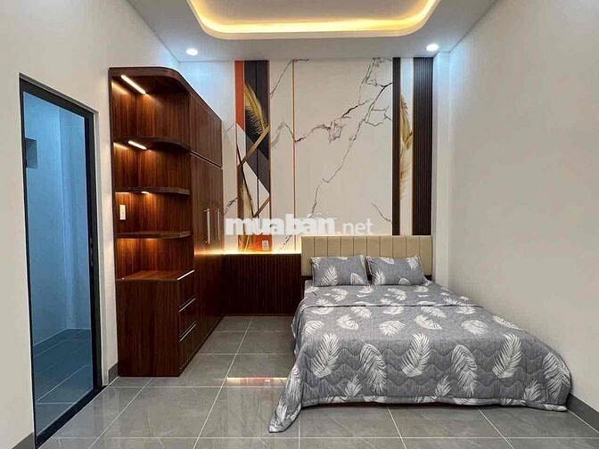 bán nhà khu dân cư vị hảo . sân ô tô . phòng ngủ dưới . ban công rộng