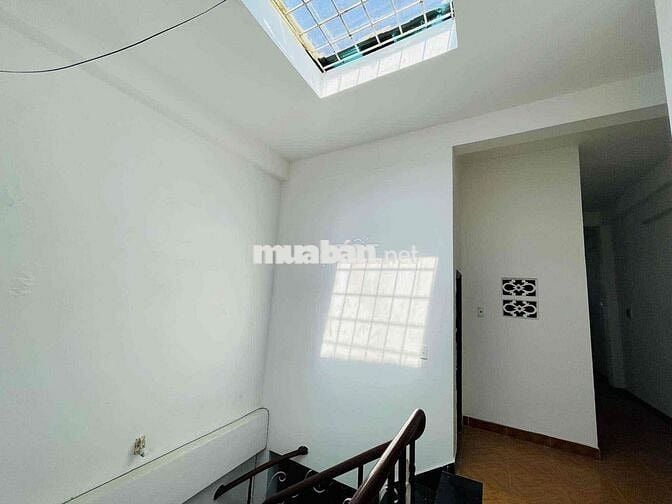 NHÀ 3 TẦNG MT LÊ VĂN THỊNH, gần biển NTT