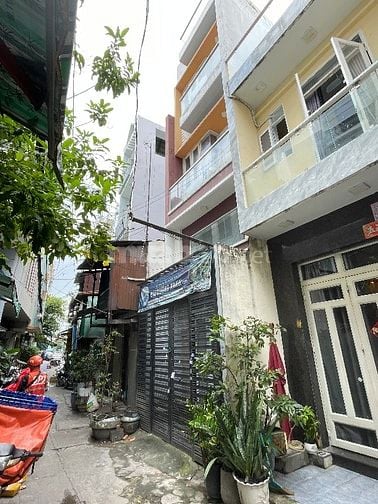 NHÀ BÁN Hẻm 1/ đường 3/2. DT: 3,4m& 10m, 2 lầu đúc BT, 4 tấm, dtsd125m