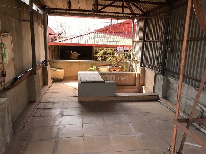 Cho thuê nhà riêng khu Nguyễn Trãi cách chợ Phùng khoang 50m,30m2x4,5t