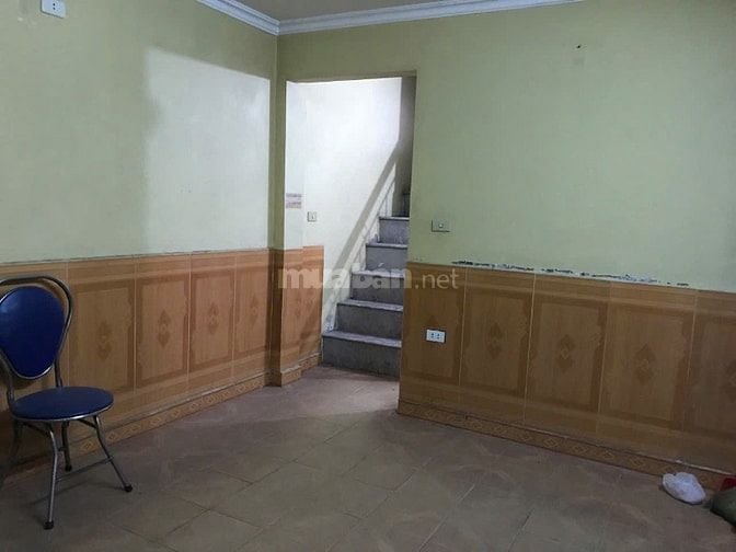 Cho thuê nhà riêng khu Nguyễn Trãi cách chợ Phùng khoang 50m,30m2x4,5t